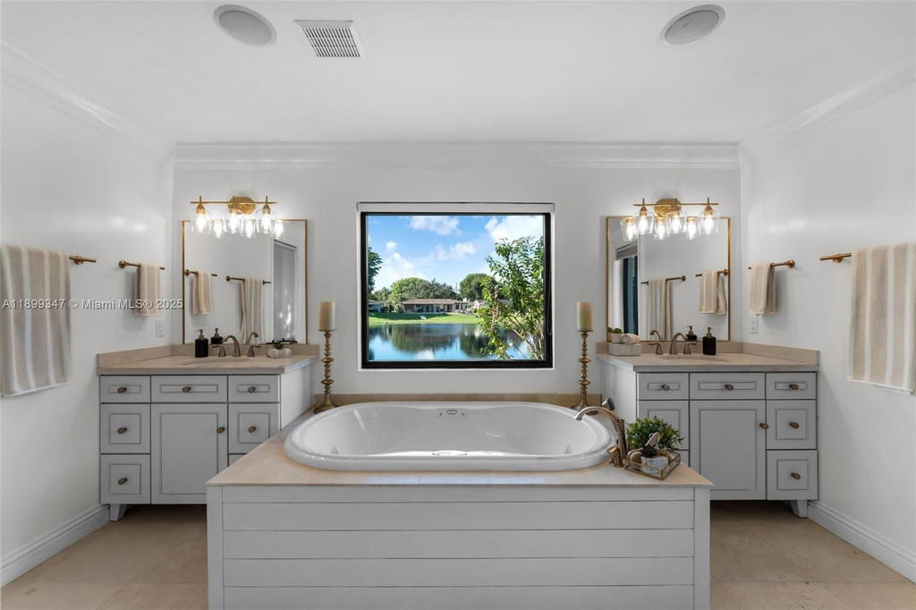 Real estate property located at 14940 Egan Ln, Miami-dade, Miami Lakes Sec 3, Miami Lakes, FL
