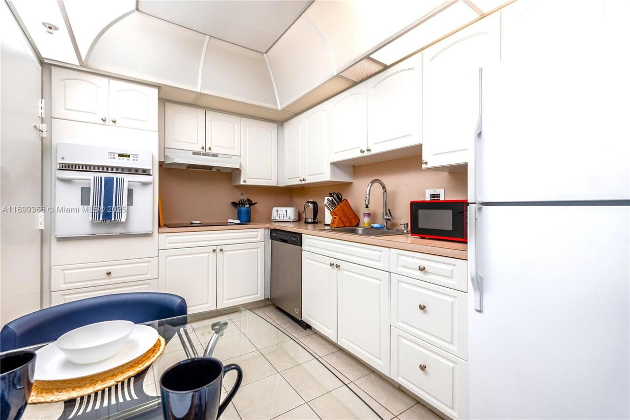 Real estate property located at 4001 Ocean Dr #12K, Broward, Sian Ocean Residences Con, Hollywood, FL
