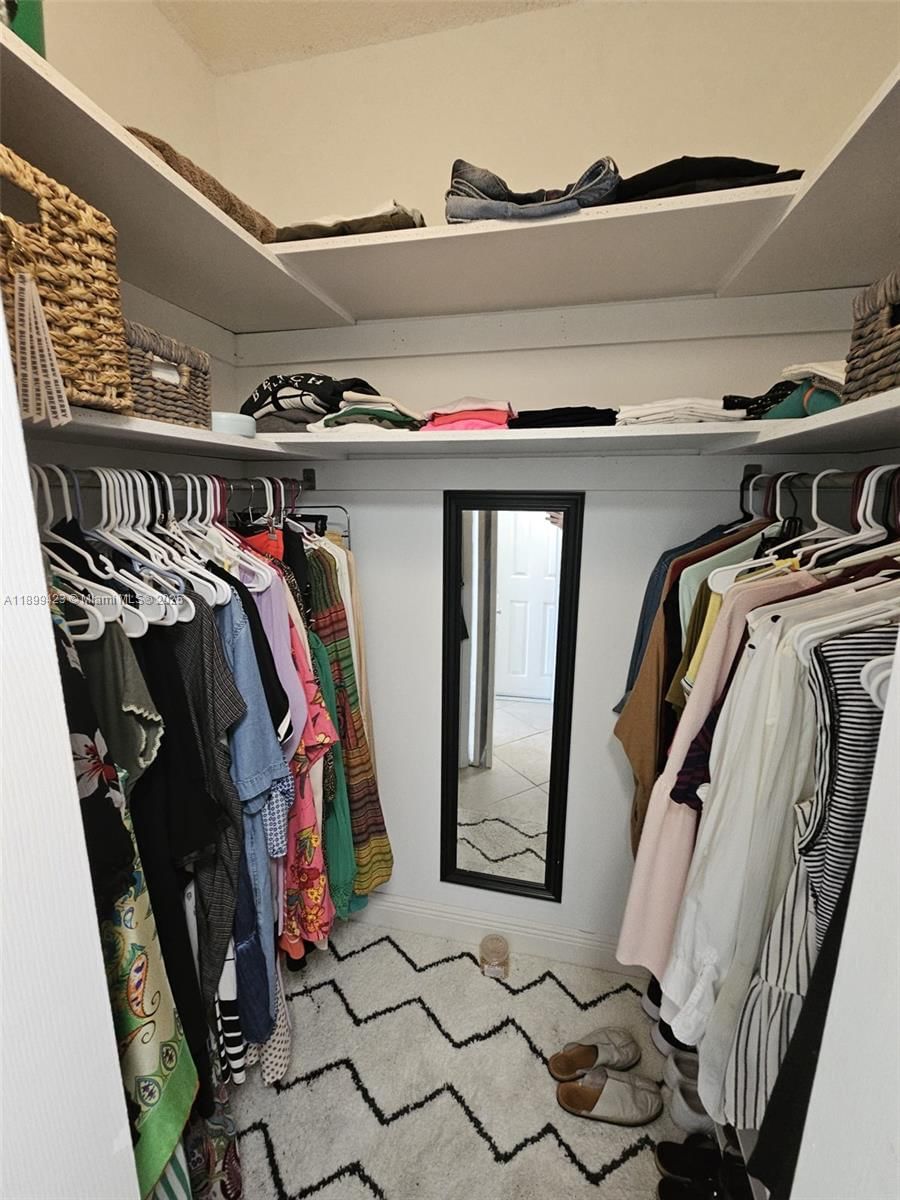 Real estate property located at 4200 Hillcrest Dr #1015, Broward, Hillcrest East No 24 Cond, Hollywood, FL