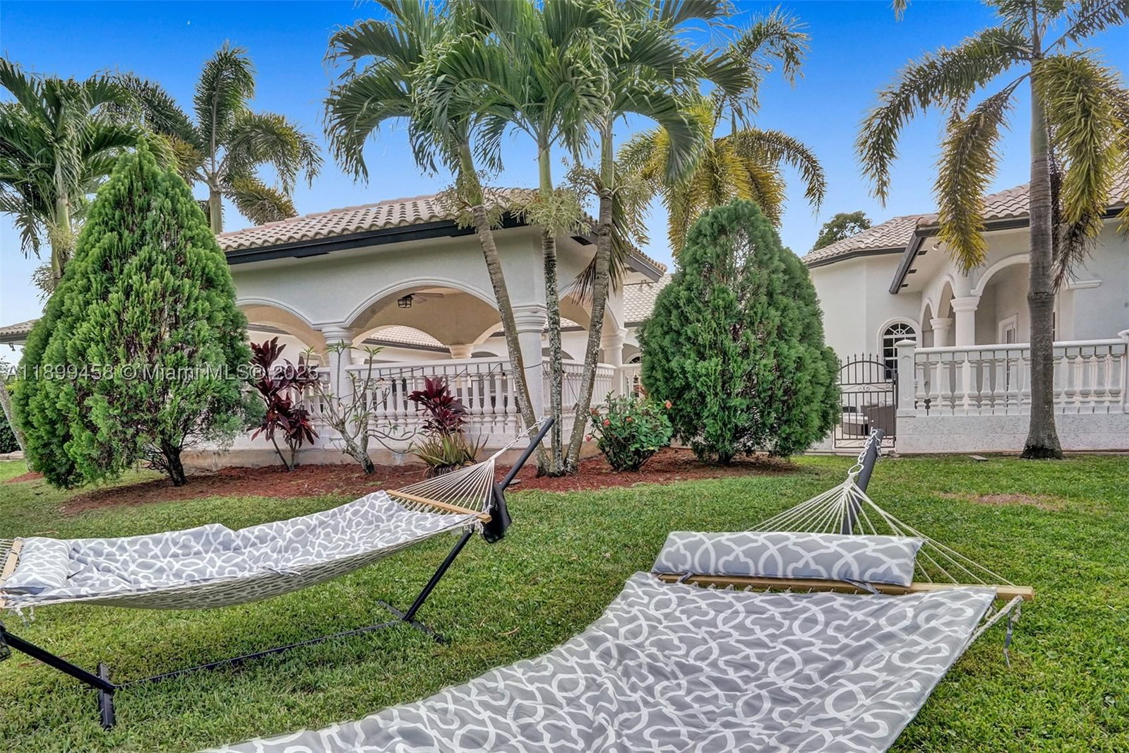 Real estate property located at 13751 Pine Meadow Ct, Broward, Pine Meadow Estates, Davie, FL