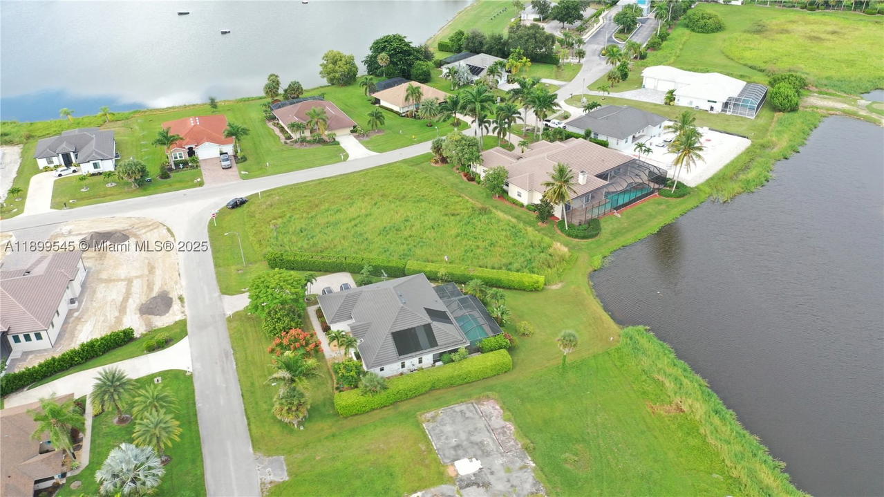 Real estate property located at 18018 Royal Hammock Blvd, Collier, Royal Palm Golf Estates, Naples, FL