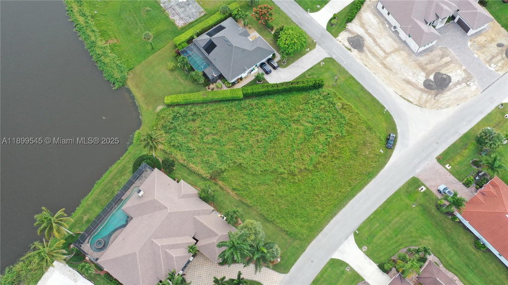 Real estate property located at 18018 Royal Hammock Blvd, Collier, Royal Palm Golf Estates, Naples, FL
