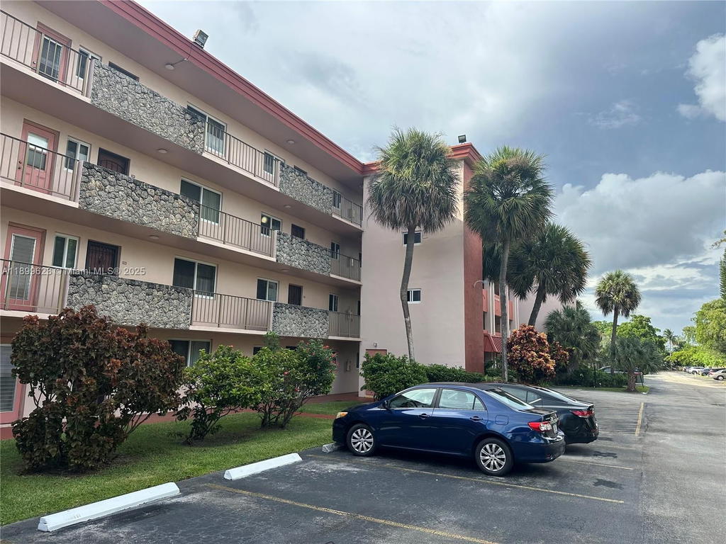 Real estate property located at 1101 58th Ter #108, Broward, Water Bridge 1 Condo, Sunrise, FL
