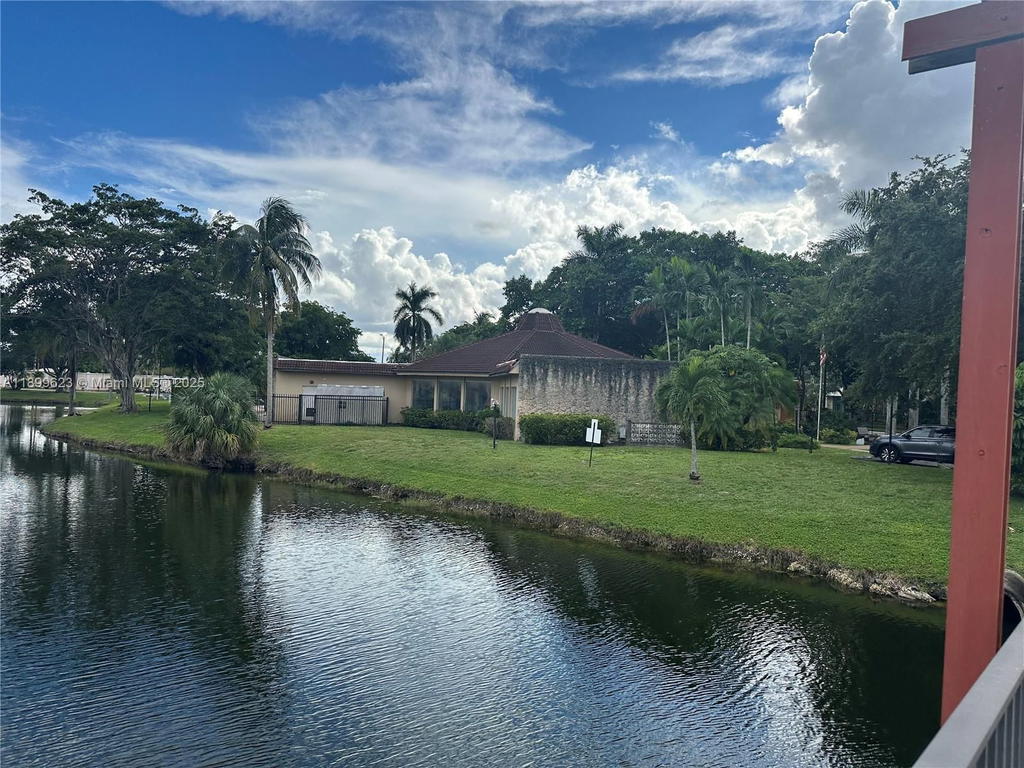 Real estate property located at 1101 58th Ter #108, Broward, Water Bridge 1 Condo, Sunrise, FL