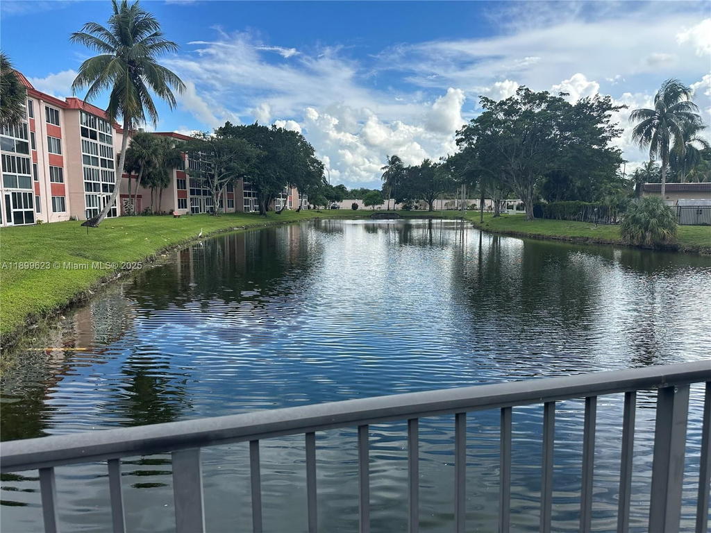 Real estate property located at 1101 58th Ter #108, Broward, Water Bridge 1 Condo, Sunrise, FL