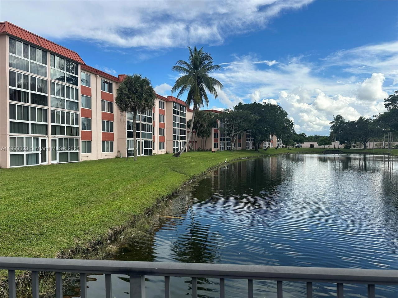 Real estate property located at 1101 58th Ter #108, Broward, Water Bridge 1 Condo, Sunrise, FL