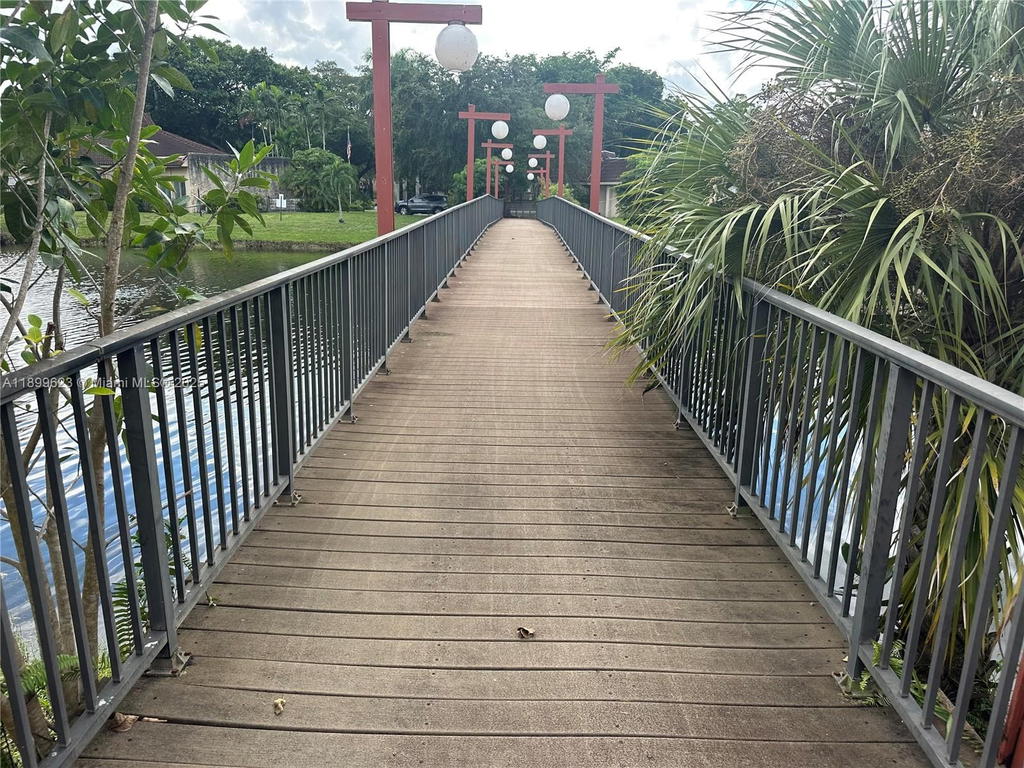 Real estate property located at 1101 58th Ter #108, Broward, Water Bridge 1 Condo, Sunrise, FL