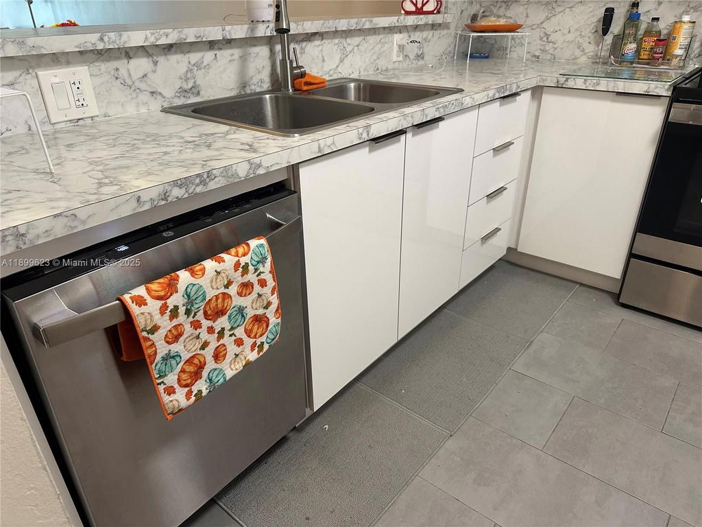 Real estate property located at 1101 58th Ter #108, Broward, Water Bridge 1 Condo, Sunrise, FL