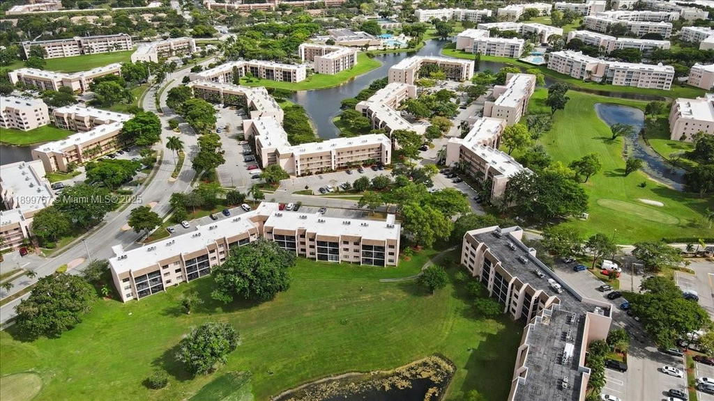 Real estate property located at 10402 Sunrise Lakes Blvd #103, Broward, Sunrise Lakes 217 Condo, Sunrise, FL