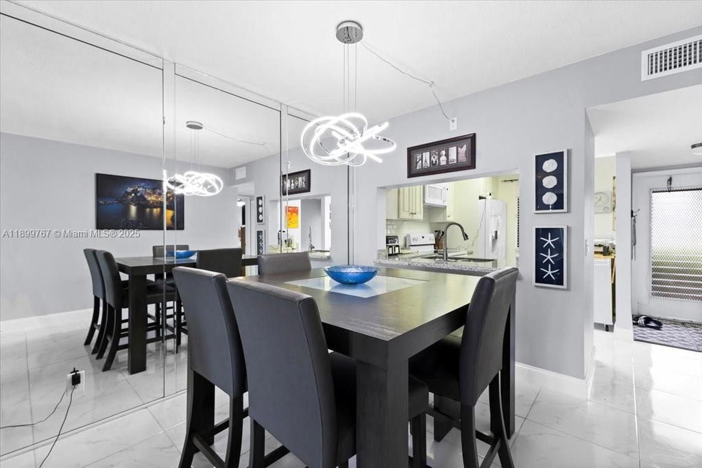 Real estate property located at 10402 Sunrise Lakes Blvd #103, Broward, Sunrise Lakes 217 Condo, Sunrise, FL