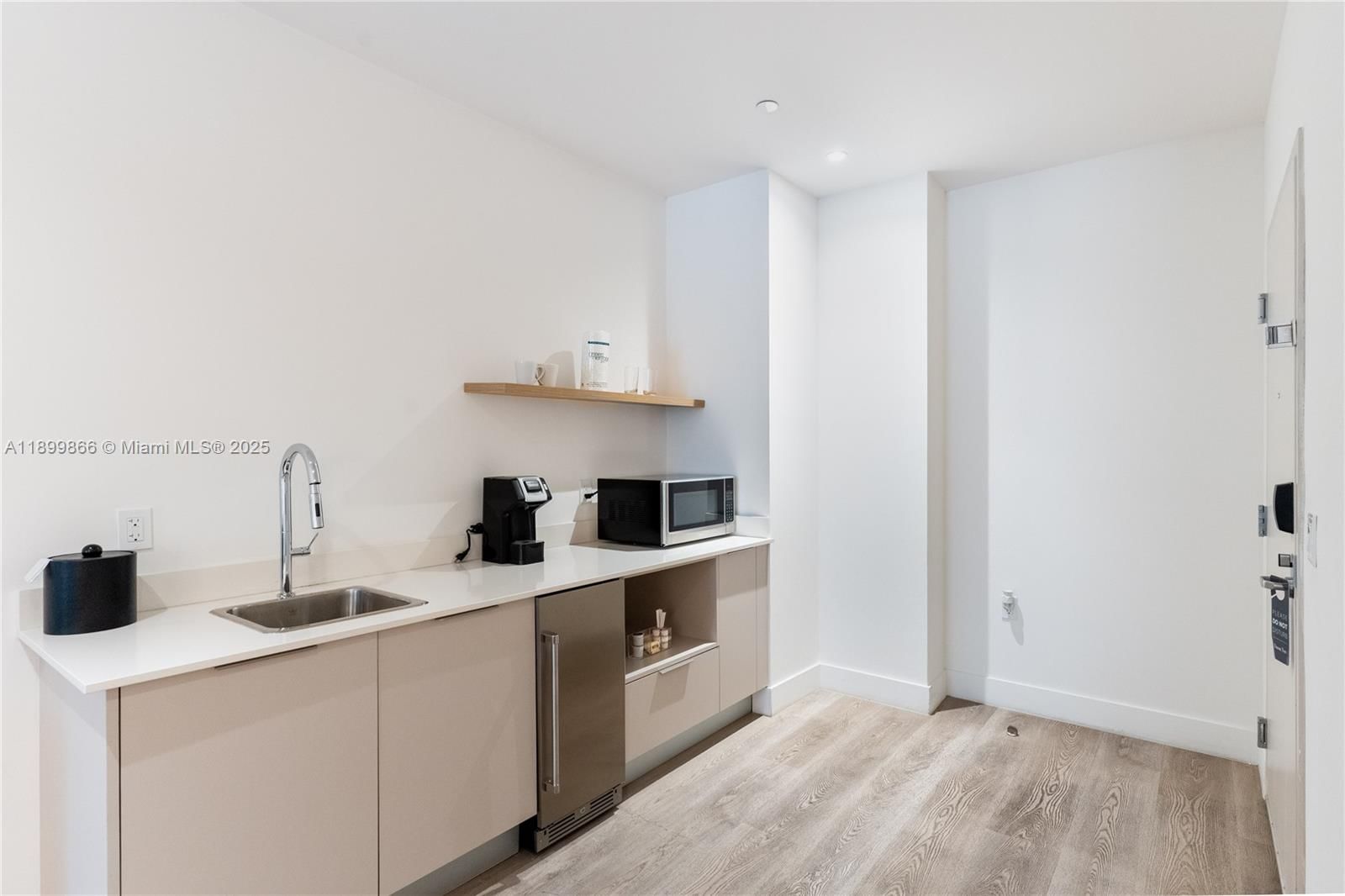 Real estate property located at 229 9th #218, Miami-dade, Smart Brickell, Miami, FL
