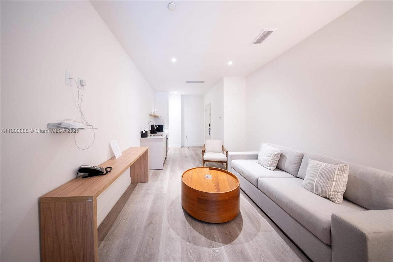 Real estate property located at 229 9th #218, Miami-dade, Smart Brickell, Miami, FL
