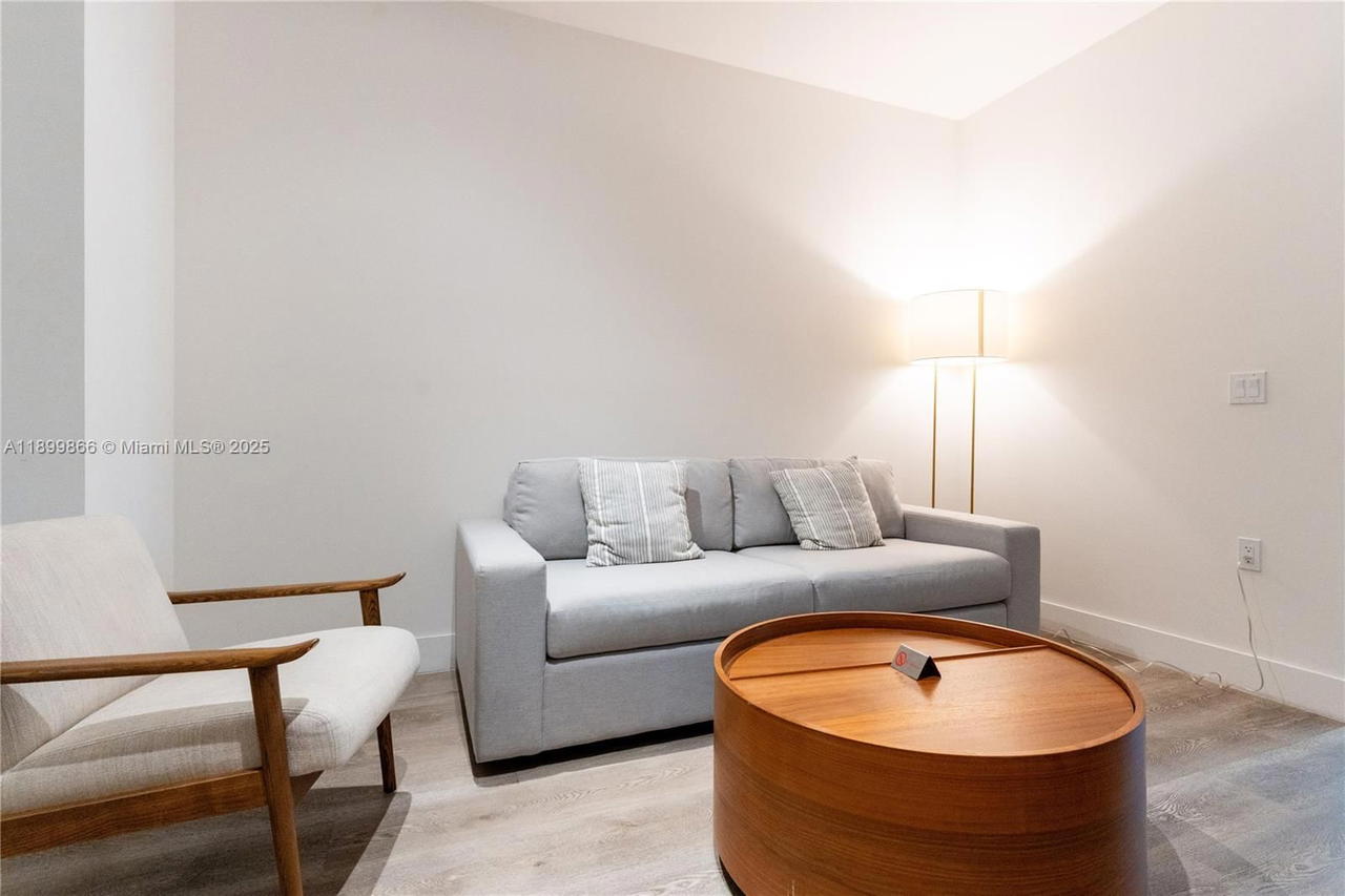 Real estate property located at 229 9th #218, Miami-dade, Smart Brickell, Miami, FL