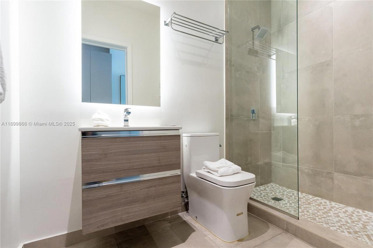 Real estate property located at 229 9th #218, Miami-dade, Smart Brickell, Miami, FL