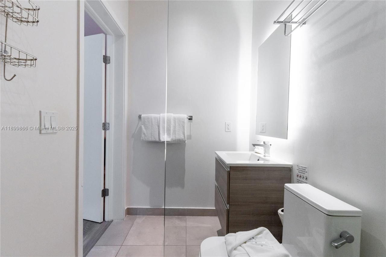Real estate property located at 229 9th #218, Miami-dade, Smart Brickell, Miami, FL