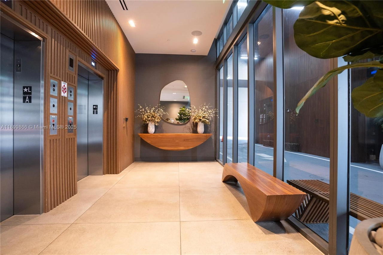 Real estate property located at 229 9th #218, Miami-dade, Smart Brickell, Miami, FL