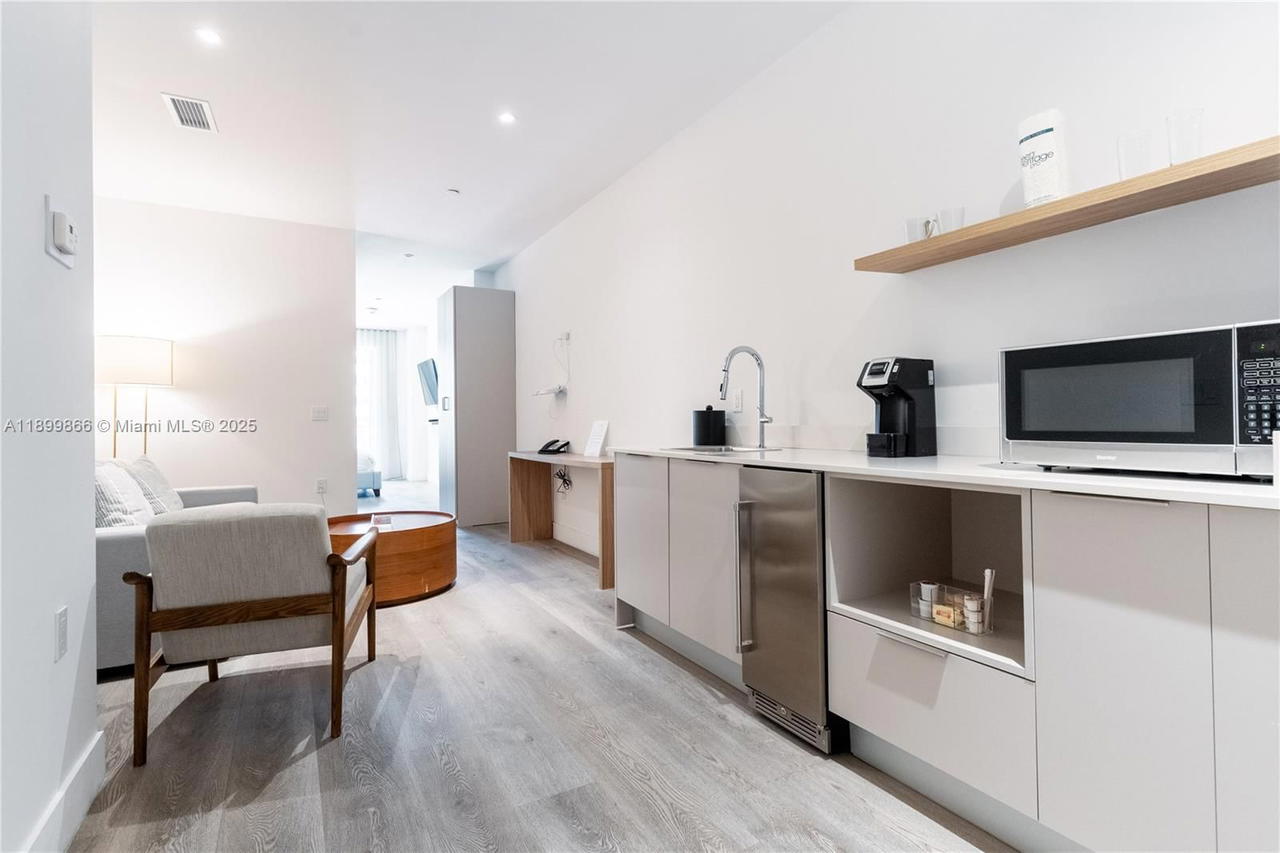 Real estate property located at 229 9th #218, Miami-dade, Smart Brickell, Miami, FL