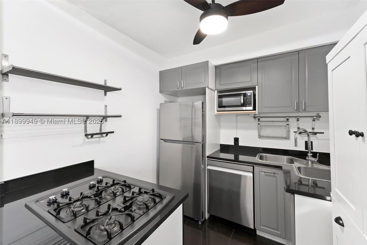 Real estate property located at 1515 WEST AVE #9, Miami-dade, Westgate, Miami Beach, FL