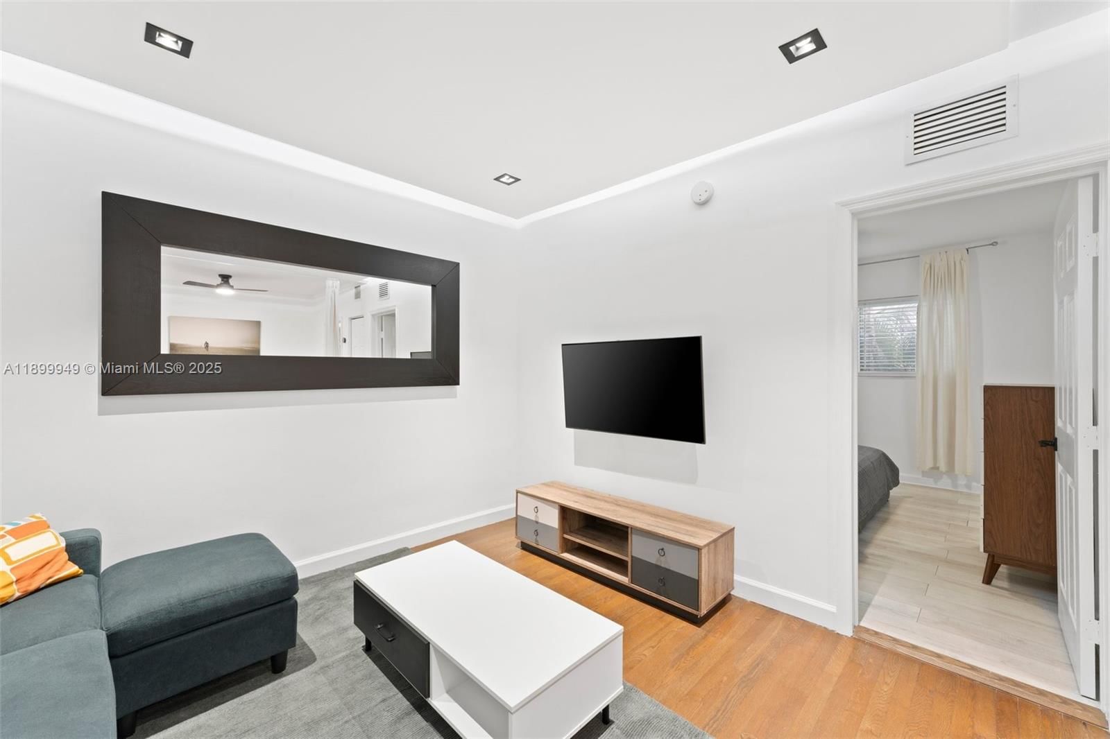 Real estate property located at 1515 WEST AVE #9, Miami-dade, Westgate, Miami Beach, FL