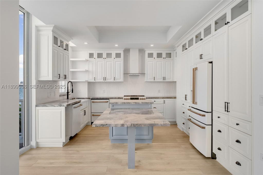 Real estate property located at 848 Brickell Key Dr #204, Miami-dade, Brickell Key, Miami, FL