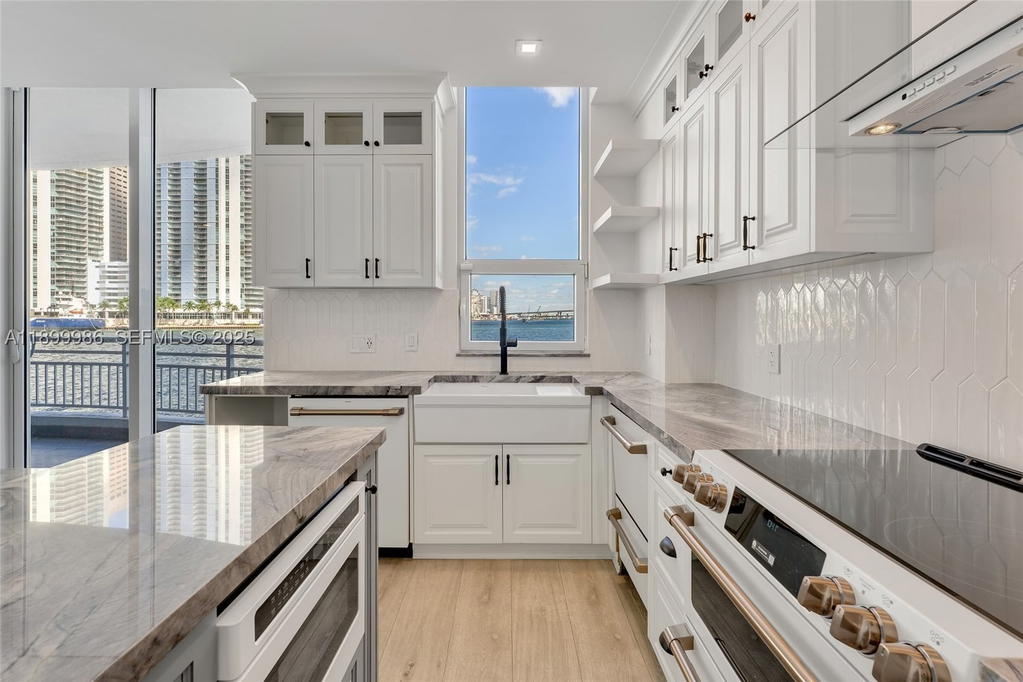Real estate property located at 848 Brickell Key Dr #204, Miami-dade, Brickell Key, Miami, FL