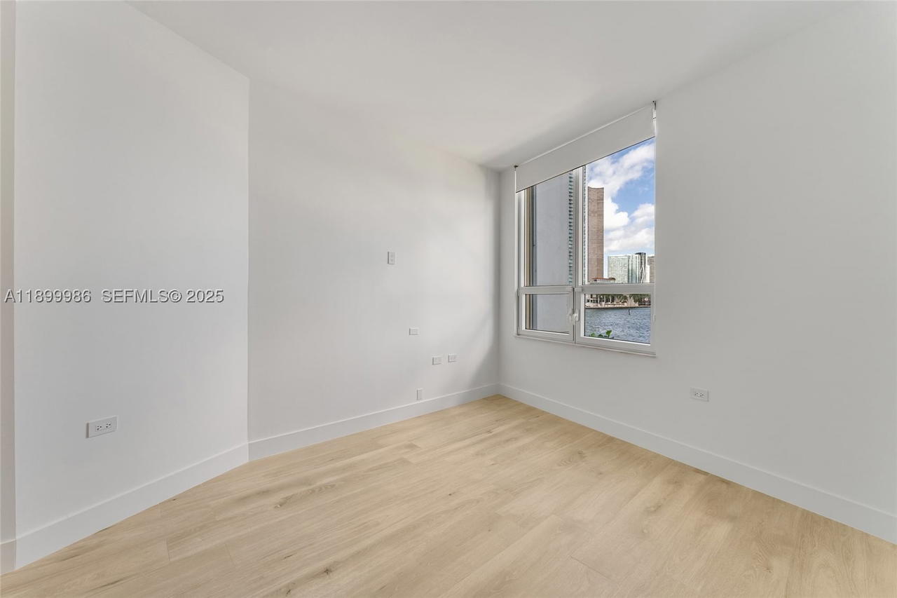 Real estate property located at 848 Brickell Key Dr #204, Miami-dade, Brickell Key, Miami, FL