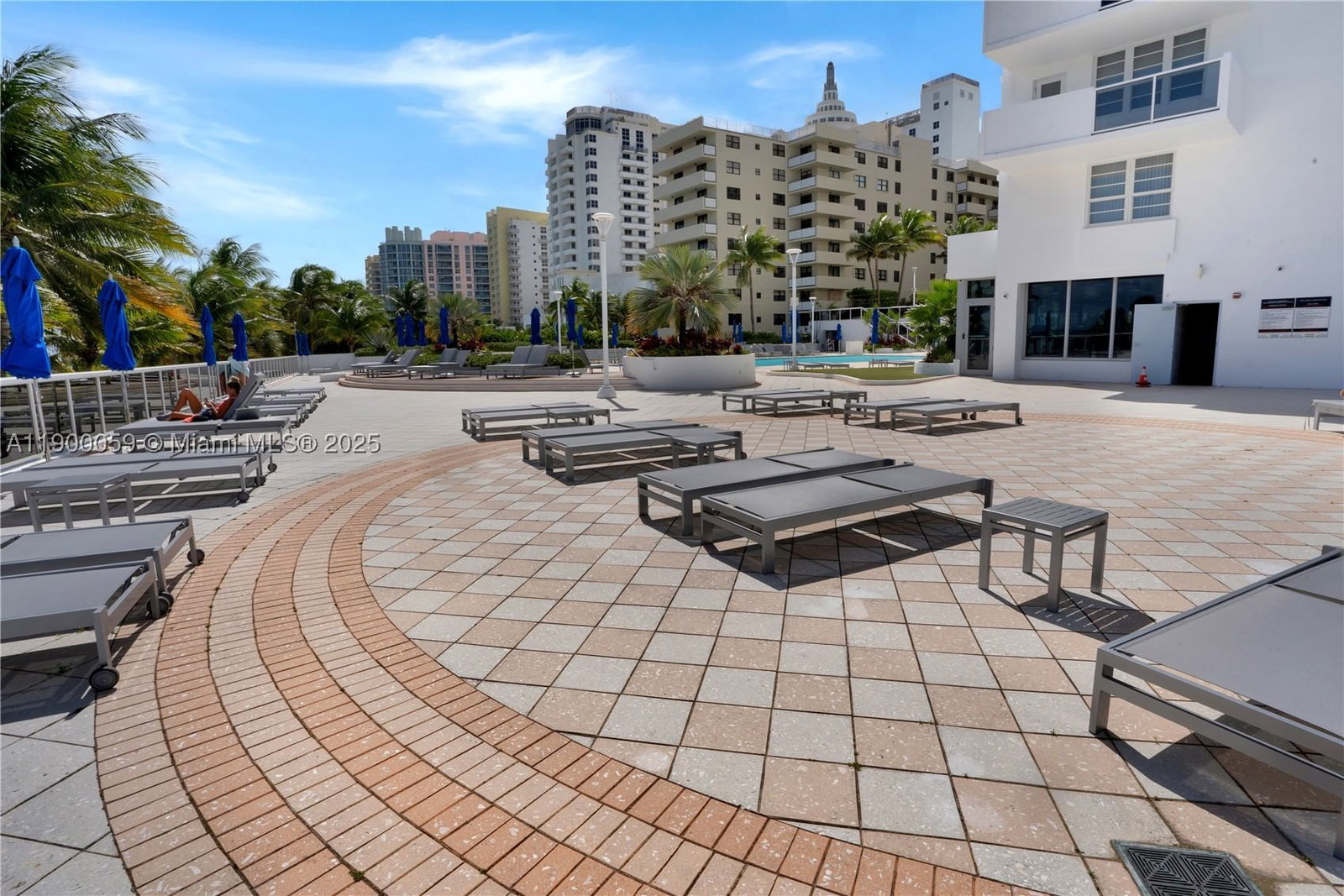 Real estate property located at 100 Lincoln Rd #607, Miami-dade, The Decoplage Condo, Miami Beach, FL