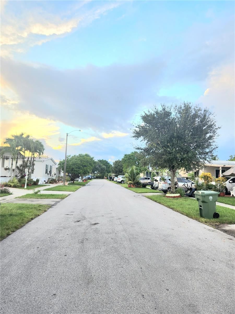 Real estate property located at 21640 3rd St, Broward, Heritage City Sec 2, Pembroke Pines, FL