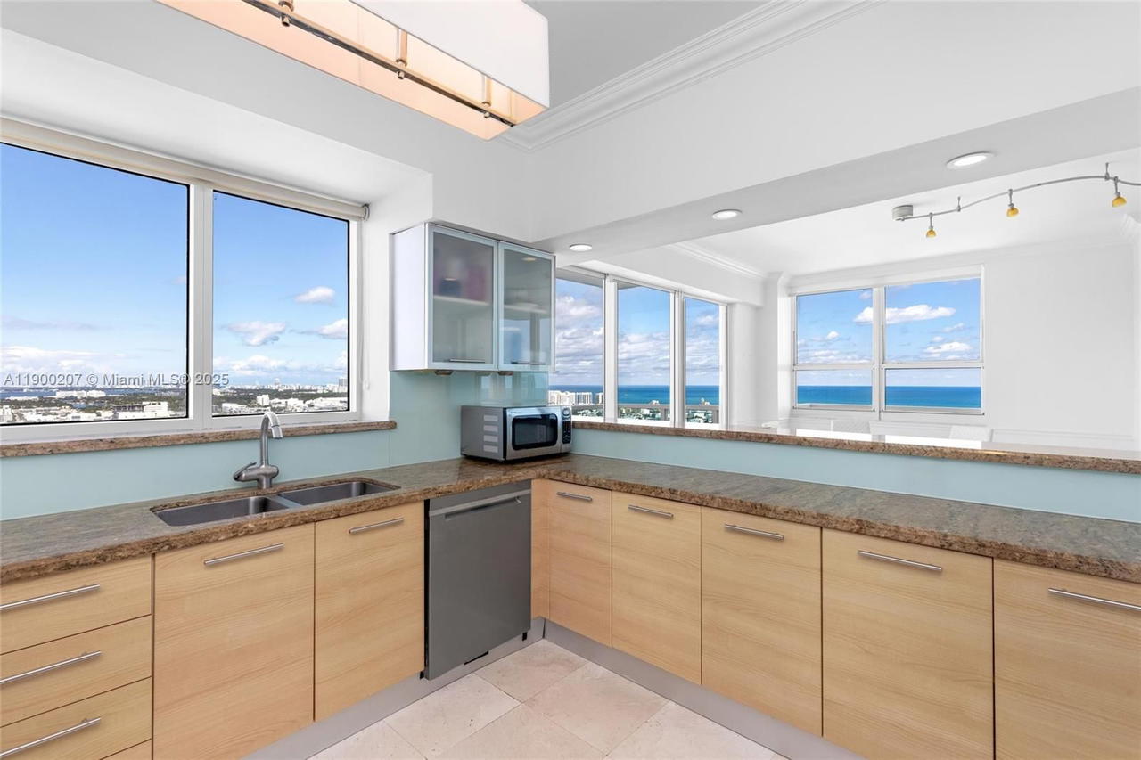 Real estate property located at 650 West Ave PH12, Miami-dade, The Floridian Condo, Miami Beach, FL