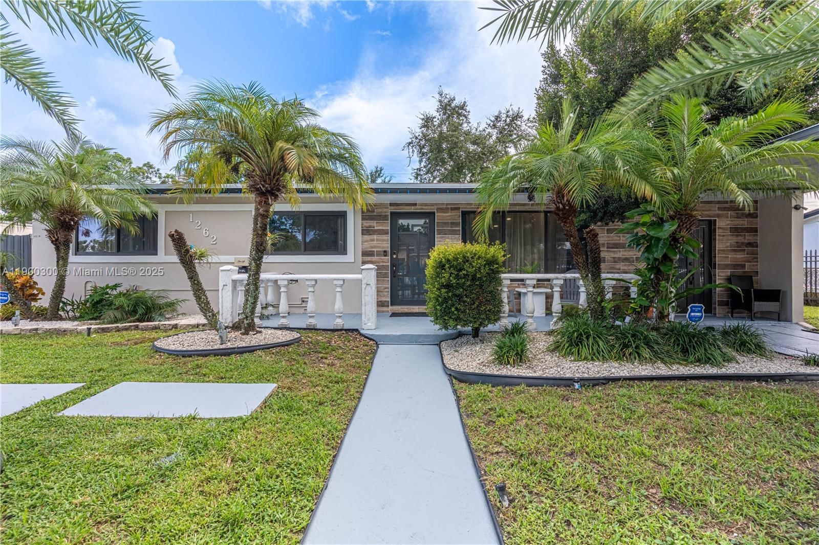 Real estate property located at 1262 172nd Ter, Miami-dade, Scott Lake Manor Sec 8, Miami Gardens, FL