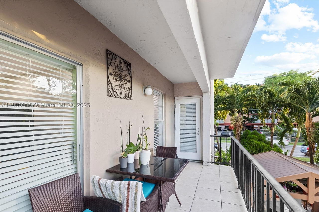 Real estate property located at 5665 20th Ave #212, Miami-dade, Westland Gardens Condo, Hialeah, FL