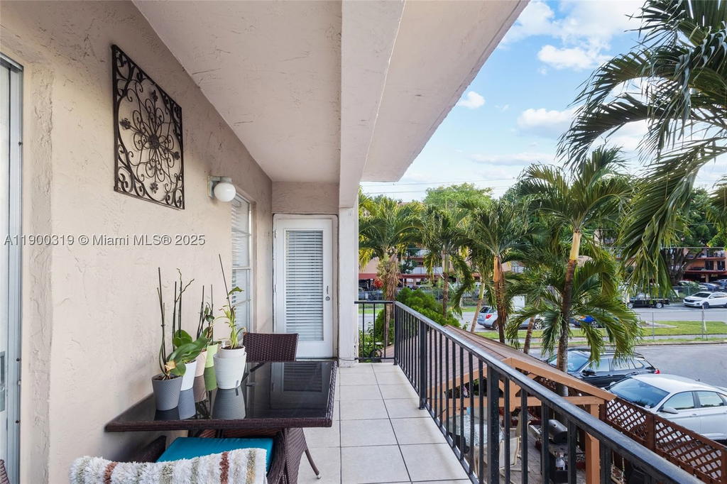 Real estate property located at 5665 20th Ave #212, Miami-dade, Westland Gardens Condo, Hialeah, FL