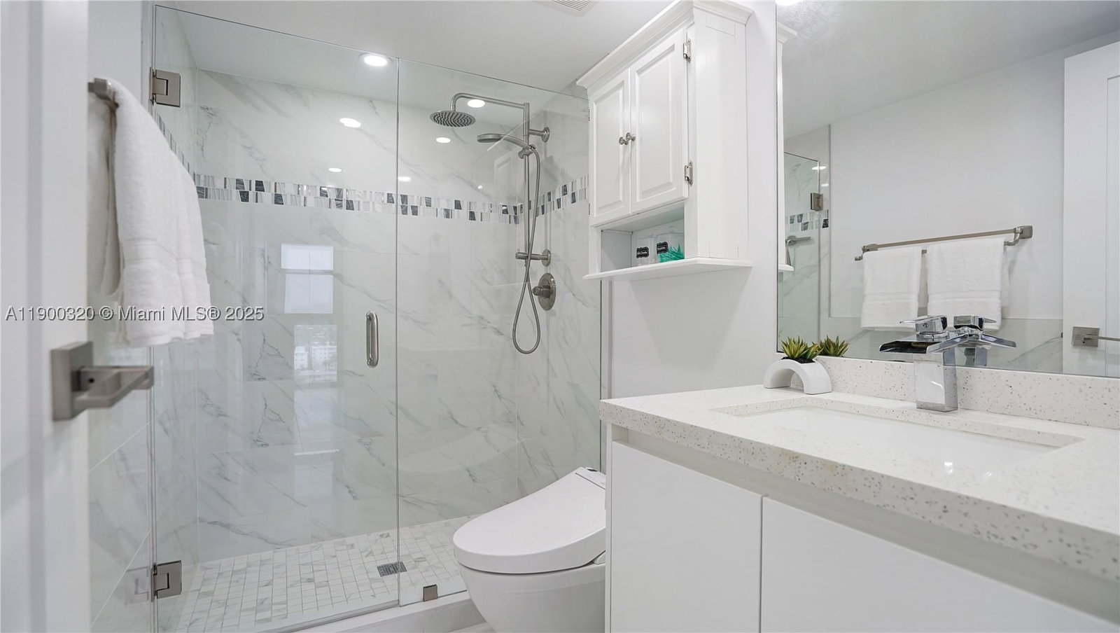 Real estate property located at 2017 Ocean Dr #1510, Broward, Avant Garde Condo, Hallandale Beach, FL