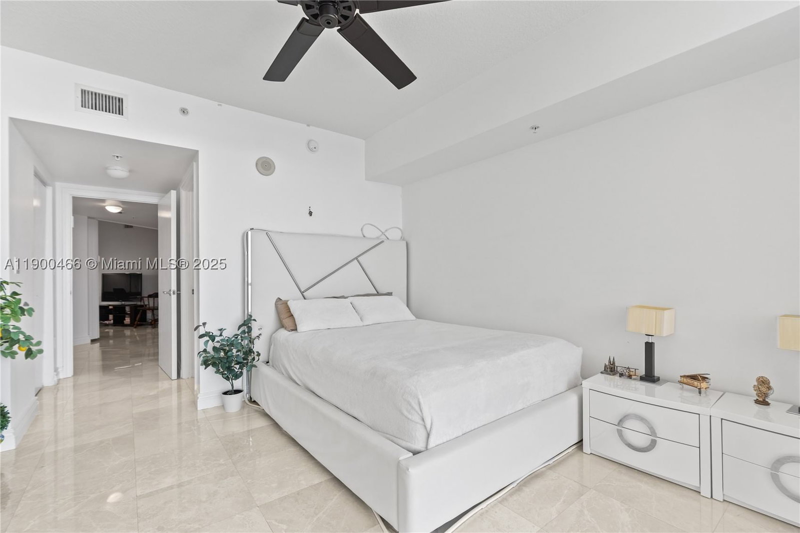 Real estate property located at 16699 Collins Ave #3604, Miami-dade, La Perla Condo, Sunny Isles Beach, FL