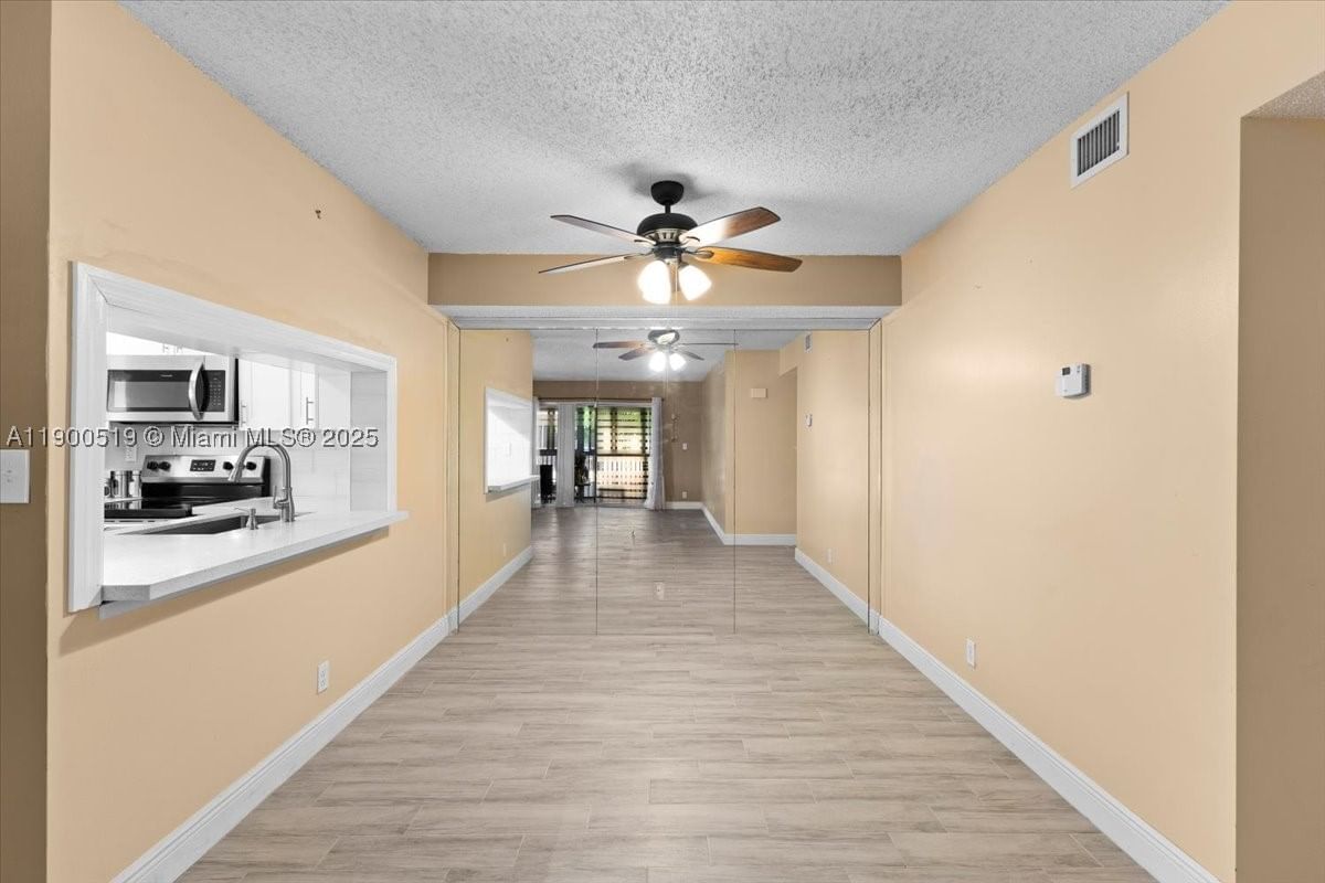 Real estate property located at 3047 Oakland Forest Dr #204, Broward, Oakland Forest Club Condo, Oakland Park, FL