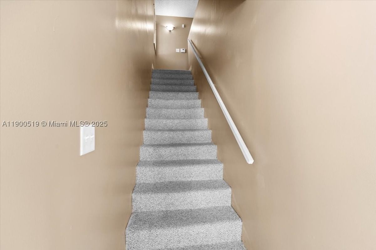 Real estate property located at 3047 Oakland Forest Dr #204, Broward, Oakland Forest Club Condo, Oakland Park, FL