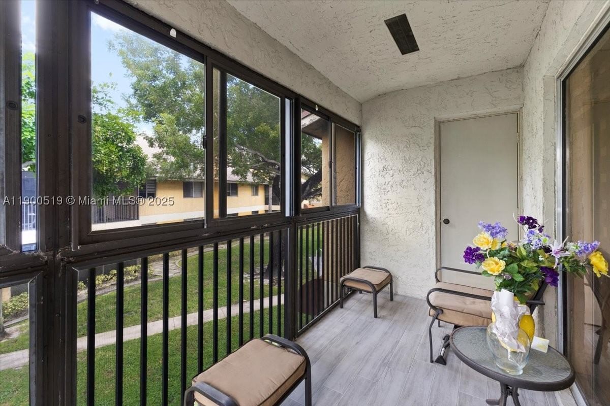 Real estate property located at 3047 Oakland Forest Dr #204, Broward, Oakland Forest Club Condo, Oakland Park, FL