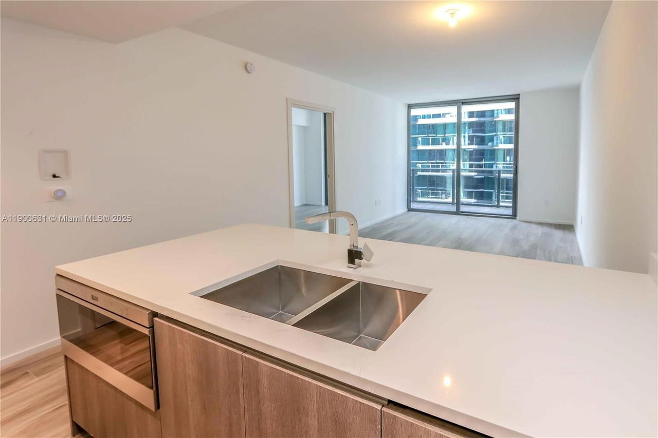 Real estate property located at 801 Miami Ave #3306, Miami-dade, 801 Sma Residences Condo, Miami, FL