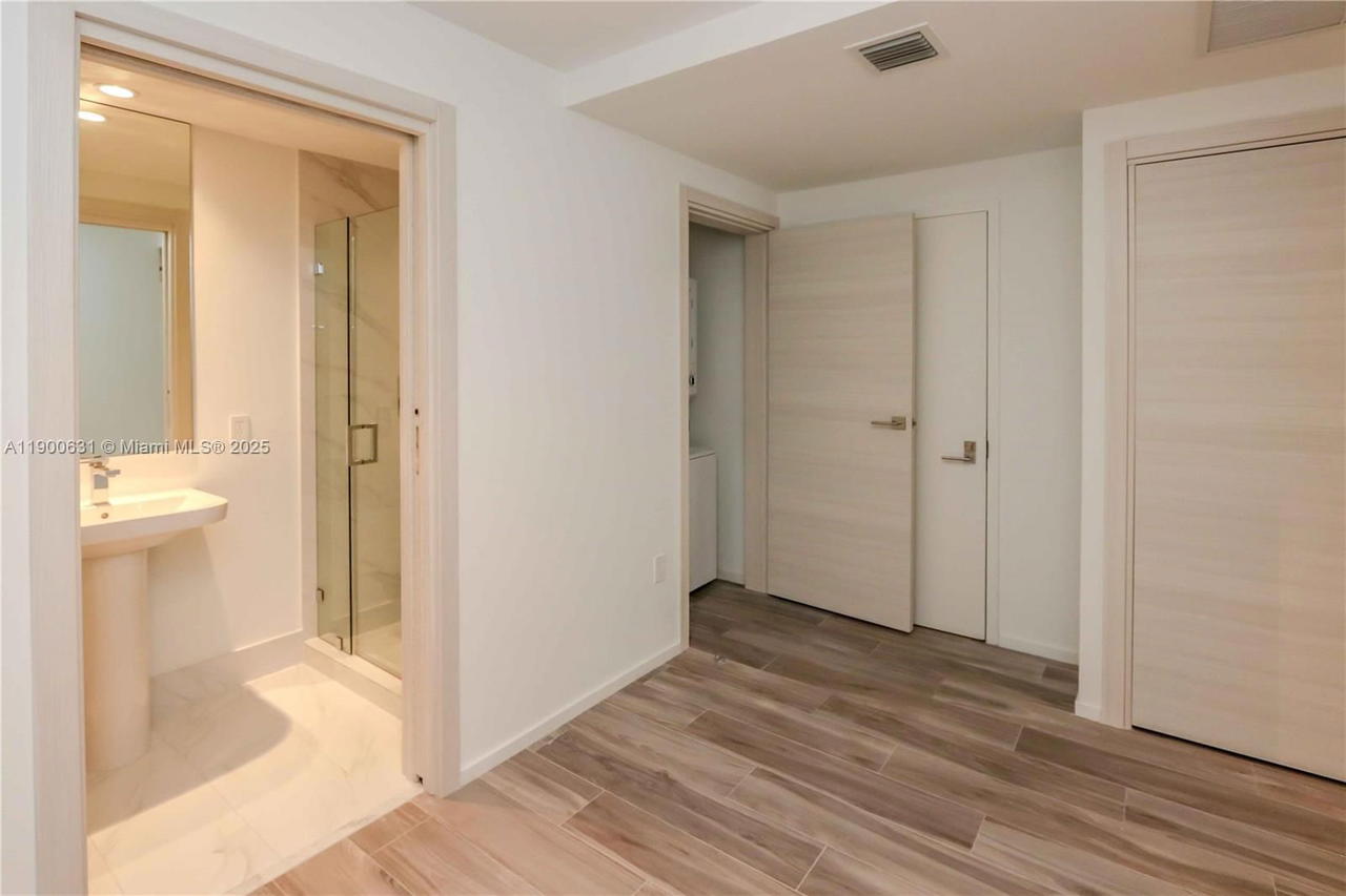 Real estate property located at 801 Miami Ave #3306, Miami-dade, 801 Sma Residences Condo, Miami, FL