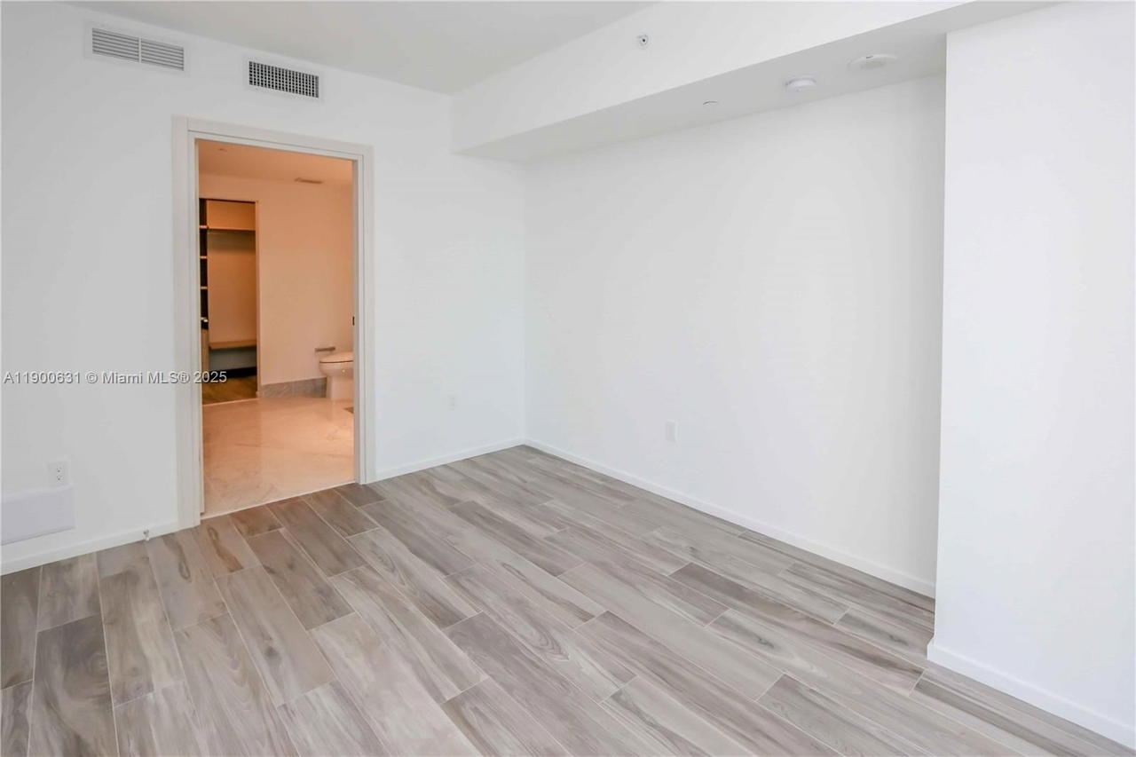 Real estate property located at 801 Miami Ave #3306, Miami-dade, 801 Sma Residences Condo, Miami, FL