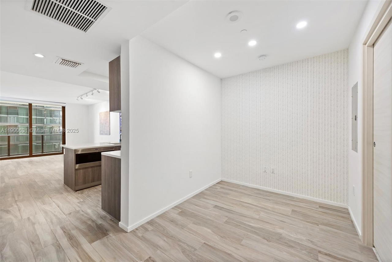 Real estate property located at 801 Miami Ave #3306, Miami-dade, 801 Sma Residences Condo, Miami, FL