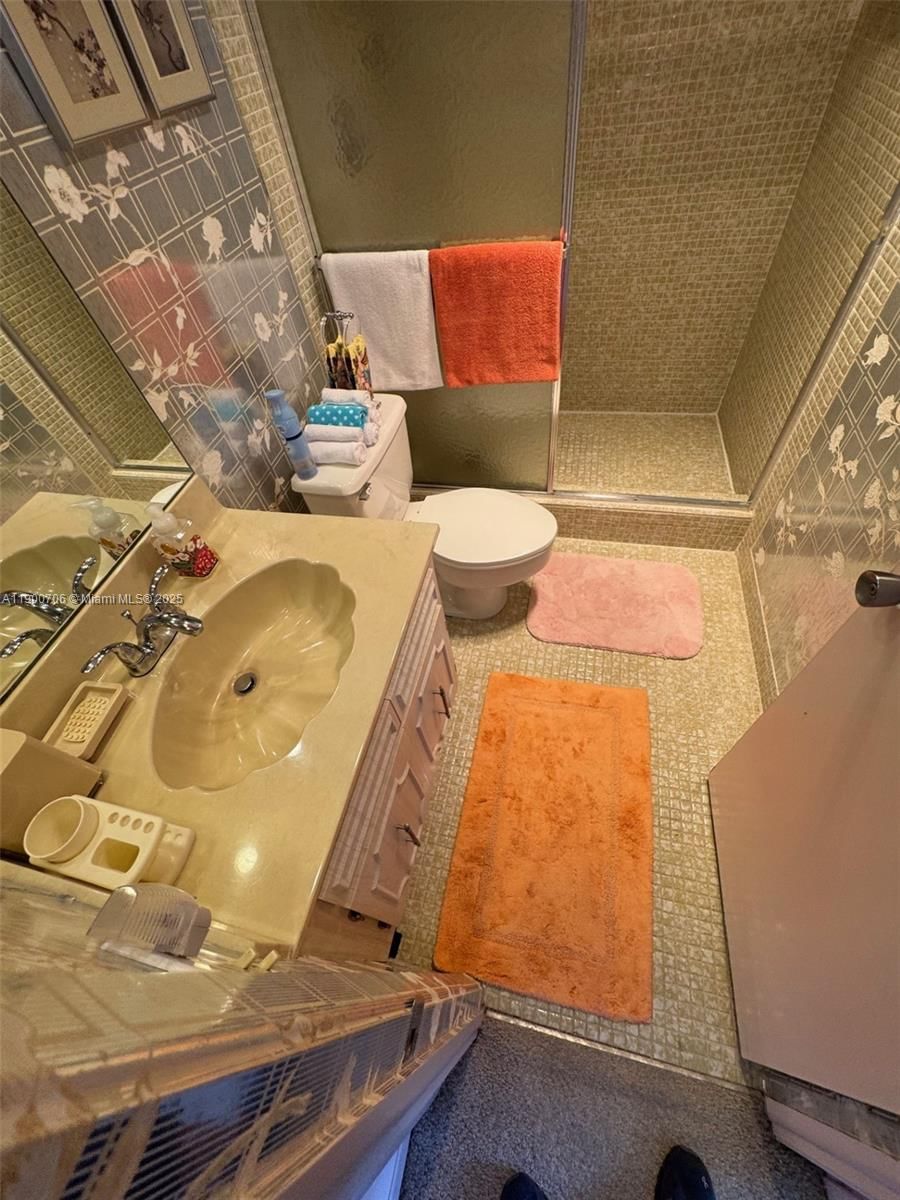 Real estate property located at 3080 Course Dr #704, Broward, No 51 Palm-aire Country C, Pompano Beach, FL