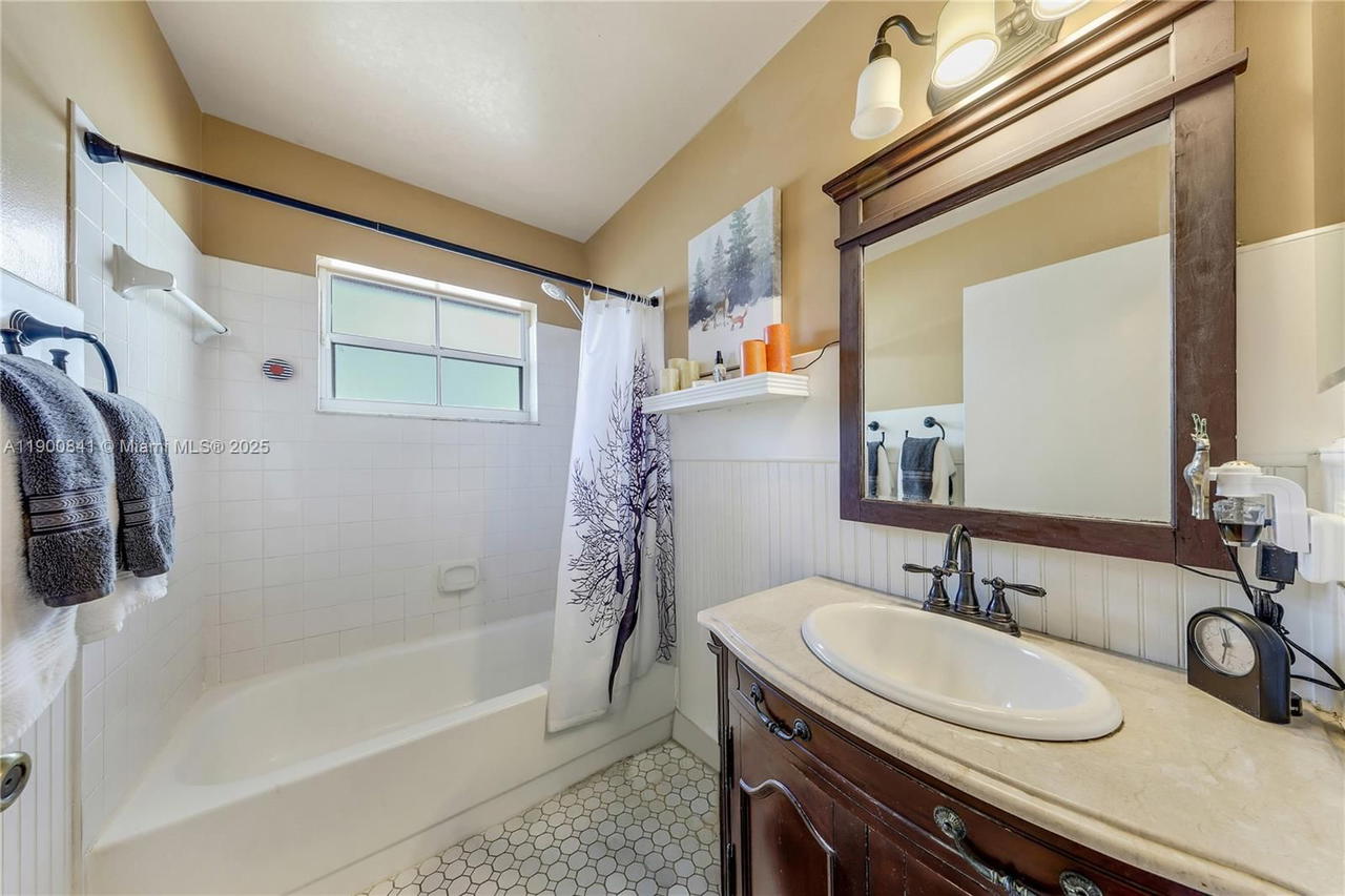 Real estate property located at 18411 18th St, Broward, Dimensions North At Chape, Pembroke Pines, FL
