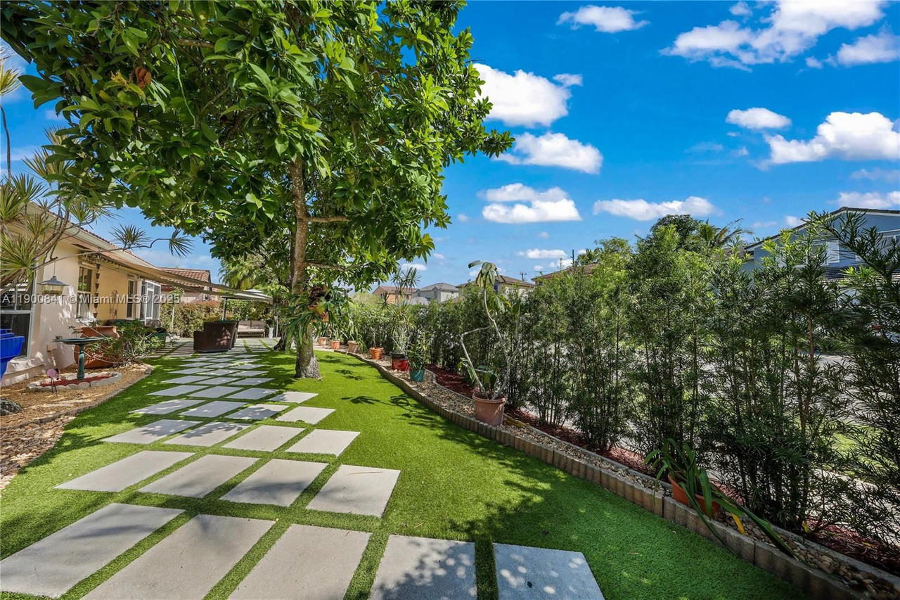 Real estate property located at 18411 18th St, Broward, Dimensions North At Chape, Pembroke Pines, FL