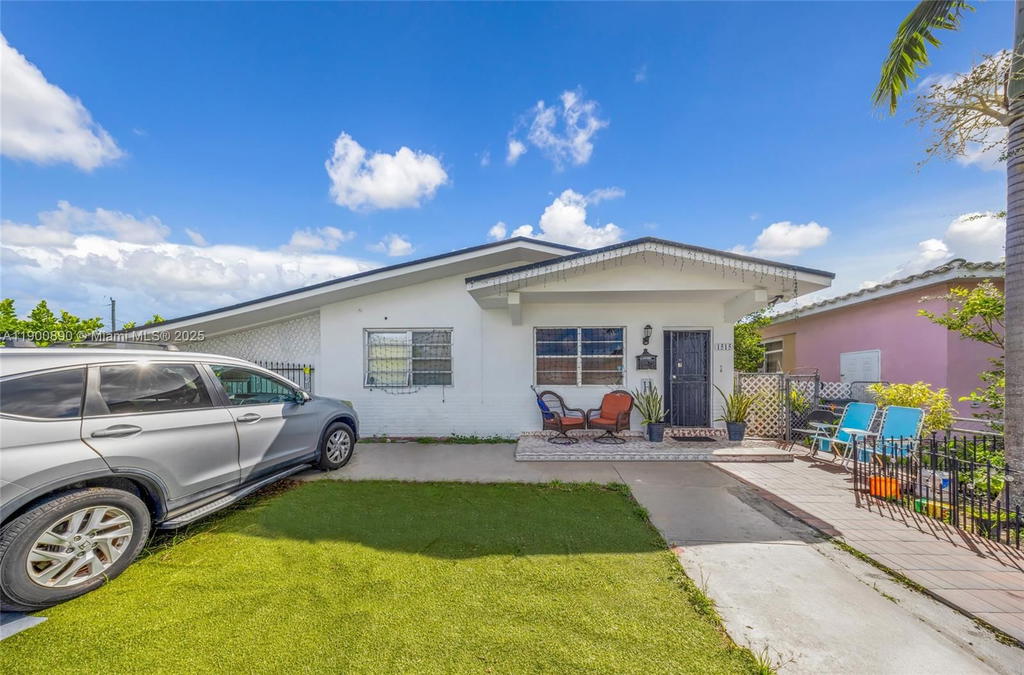Real estate property located at 1515 33rd Ave, Miami-dade, Grapeland Heights, Miami, FL