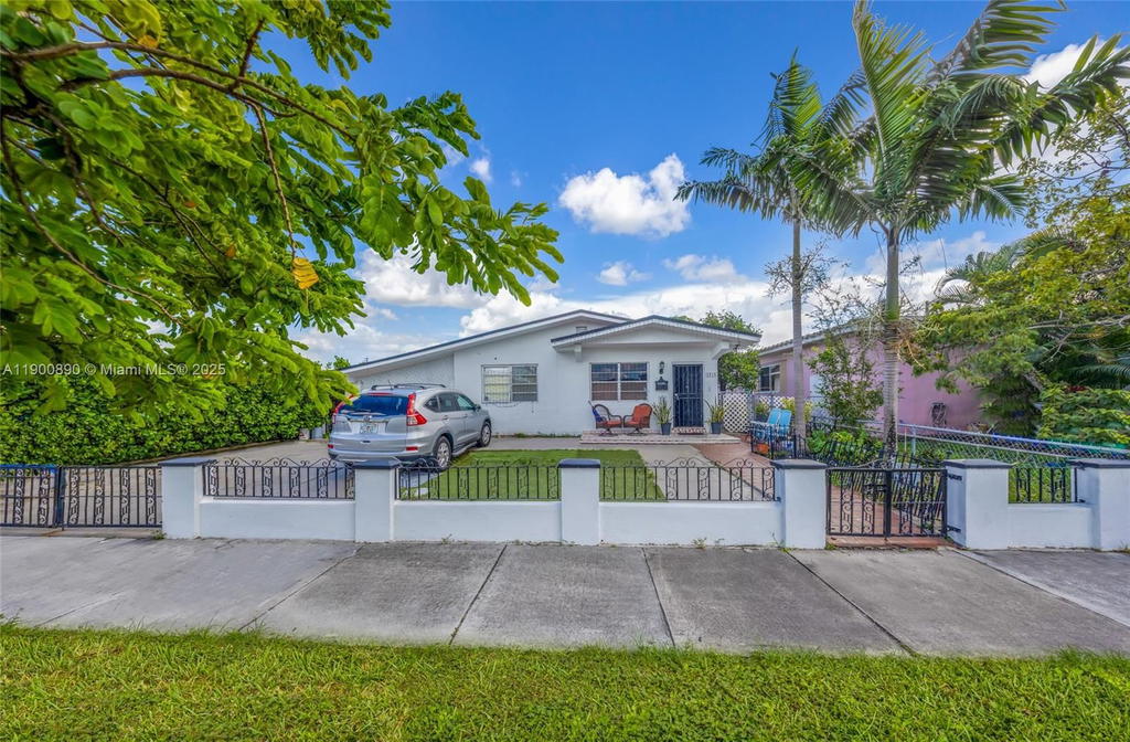 Real estate property located at 1515 33rd Ave, Miami-dade, Grapeland Heights, Miami, FL