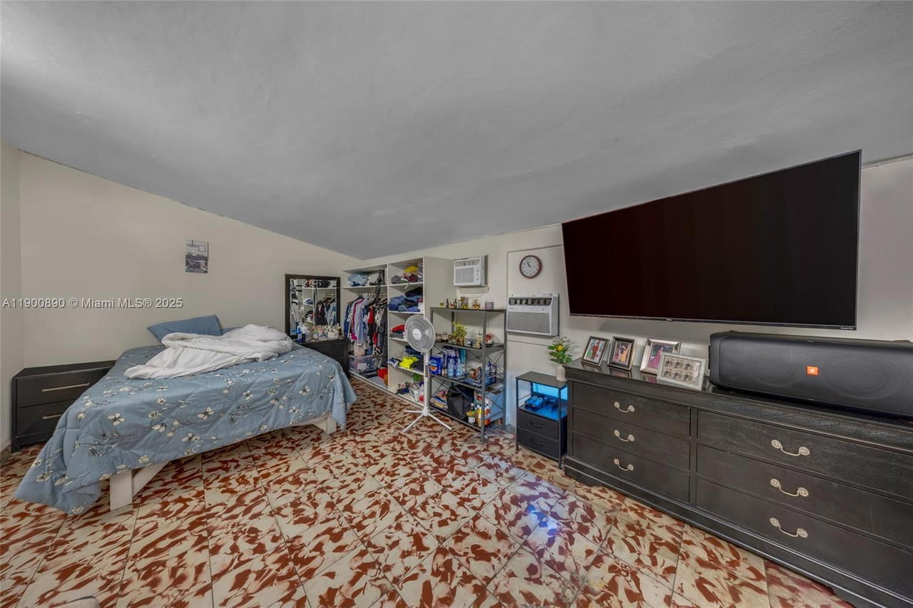 Real estate property located at 1515 33rd Ave, Miami-dade, Grapeland Heights, Miami, FL