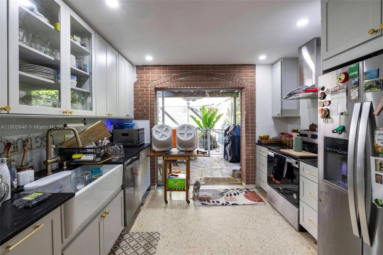 Real estate property located at 15290 82nd Ave, Miami-dade, Southwood Rev, Palmetto Bay, FL