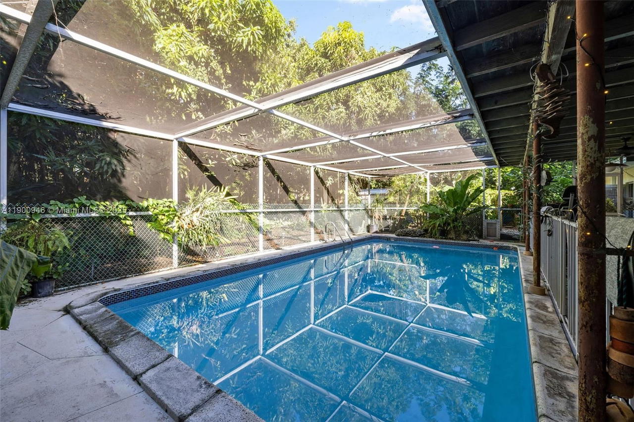 Real estate property located at 15290 82nd Ave, Miami-dade, Southwood Rev, Palmetto Bay, FL