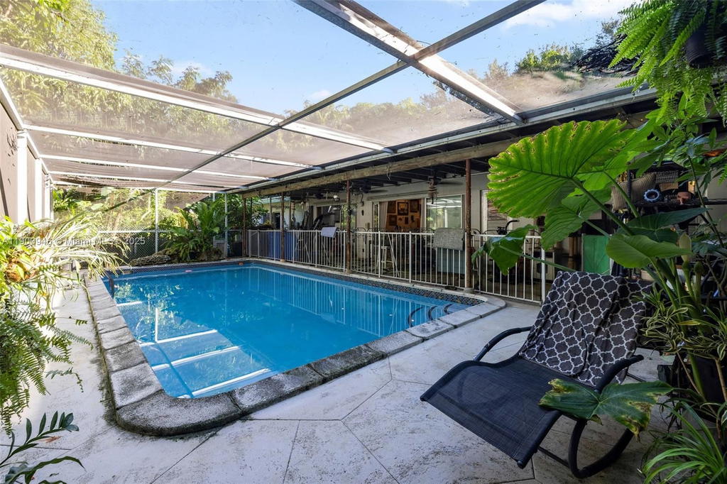 Real estate property located at 15290 82nd Ave, Miami-dade, Southwood Rev, Palmetto Bay, FL
